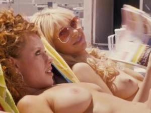 Video Laura Prepon Desnuda, Topless - Doble O Nada (2012)