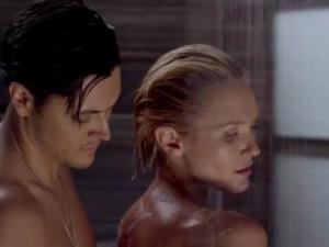 Video Nicky Whelan Nude, Shower - Satisfaction