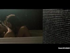 Video Mischa Barton Desnuda En La Bañera - La Conspiración (2008)
