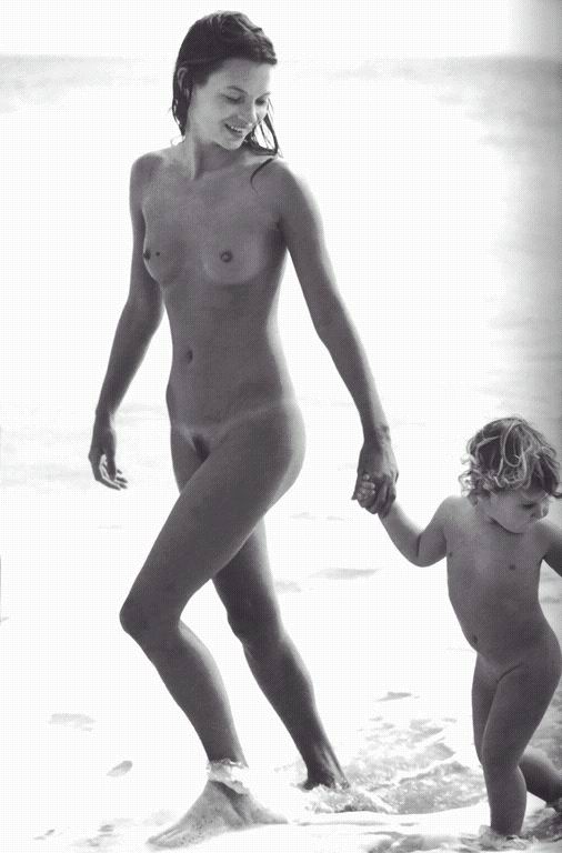 Celebrity Nude And Famous Kate Moss