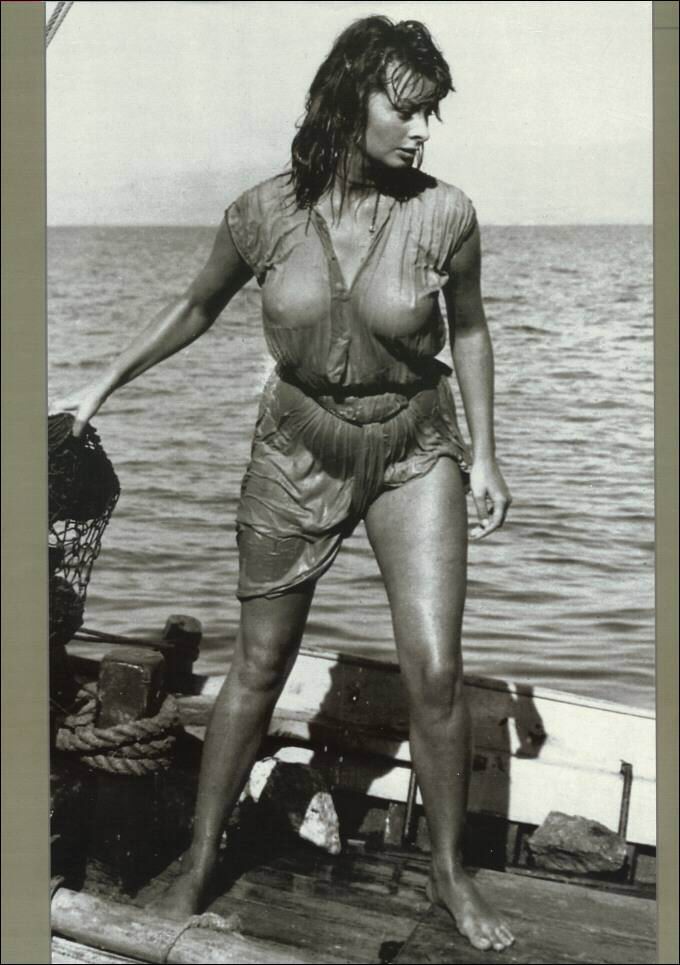 Topless sophia loren Sophia Loren