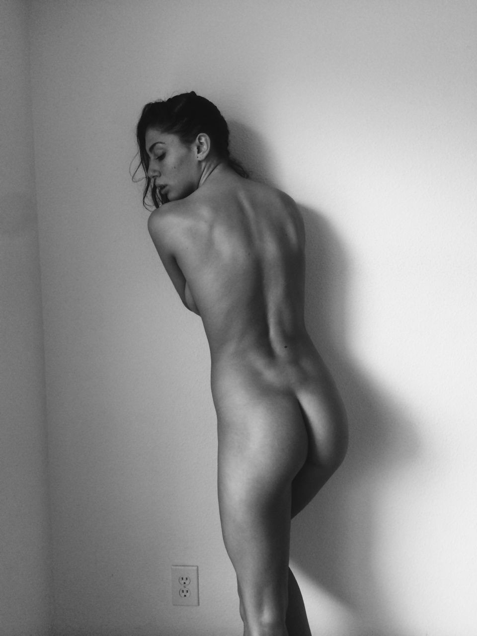 Sydney Ladd Nude