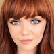 Rosto de Hannah Rose May