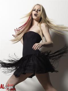 Avril Lavigne [1000x1335] [171.72 kb]