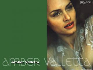 Amber Valletta [1024x768] [77.17 kb]
