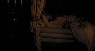 Emma Stone en The Favourite Desnuda [1920x1038] [127.01 kb]