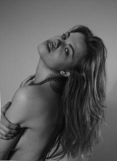 Hailey Clauson [1920x2622] [1415.05 kb]