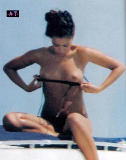 Beatriz Luengo na Topless [666x840] [43.05 kb]