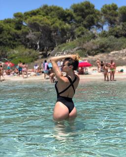 Nadia Jémez in Bikini [1080x1350] [352.35 kb]