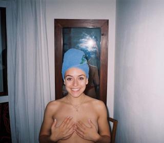 Lucía Caraballo en Topless [1080x941] [176.7 kb]