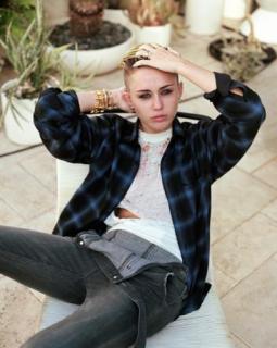 Miley Cyrus na Rolling Stone [399x500] [31.51 kb]