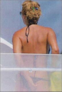 Norma Duval in Bikini [442x652] [28.78 kb]
