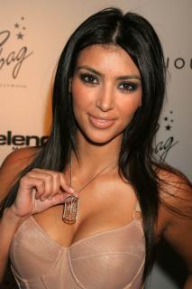 Kim Kardashian [2336x3504] [662.42 kb]