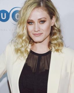 Olivia Taylor Dudley [682x852] [123.05 kb]