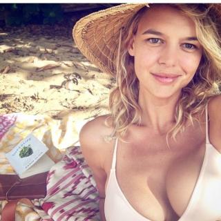 Kelly Rohrbach na Bikini [632x632] [112.38 kb]