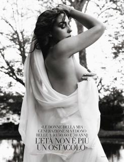 Monica Bellucci dans Vanity Fair [2598x3366] [792.11 kb]