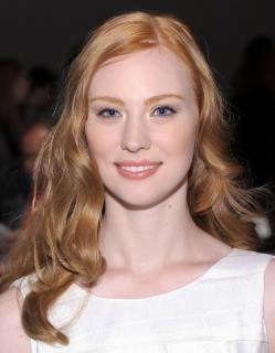 Deborah Ann Woll [1952x2500] [409.08 kb]