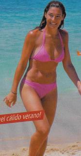 Raquel Revuelta Armengou en Bikini [522x1000] [87.65 kb]