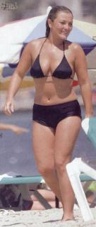 Amaia Montero na Bikini [512x1200] [98.62 kb]