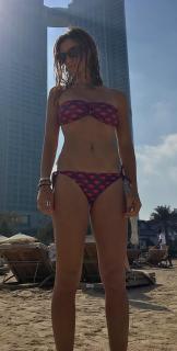 Rossella Fiamingo na Bikini [597x1176] [156.17 kb]