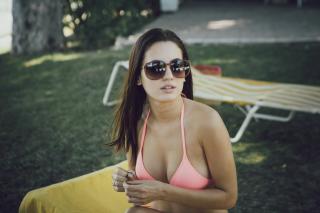 Ivana Baquero in Bikini [1600x1066] [195 kb]