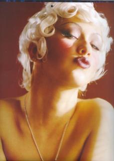 Christina Aguilera [1330x1860] [298.8 kb]