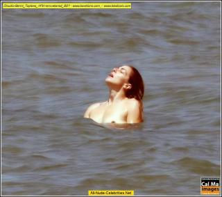 Claudia Gerini in Topless [1200x1063] [199.57 kb]