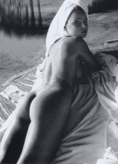 Geri Halliwell Nude [579x800] [54.9 kb]