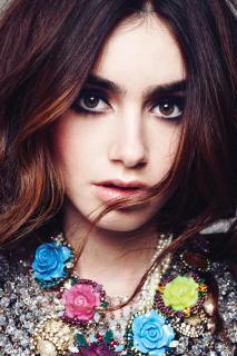 Lily Collins [936x1401] [240.32 kb]
