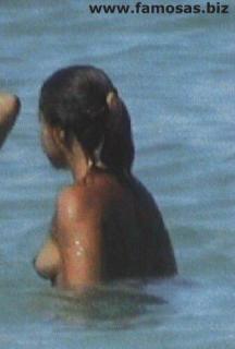 Verónica Romero in Topless [335x496] [23.28 kb]