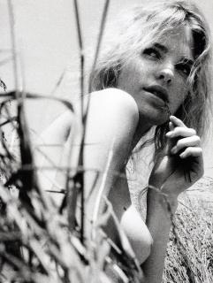 Erin Heatherton in Vogue Nude [1479x1959] [620.27 kb]
