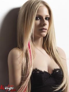 Avril Lavigne [1000x1335] [187.25 kb]