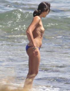 Marta Fernández Vázquez in Topless [423x550] [28.61 kb]