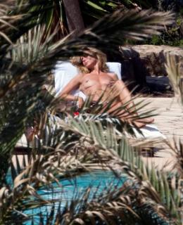 Heidi Klum in Topless [570x700] [70.84 kb]