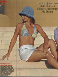 Emma García in Bikini [1021x1366] [618.06 kb]
