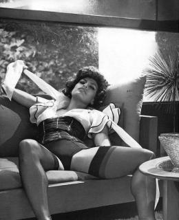 Eva Mendes na Vogue [430x528] [41.35 kb]