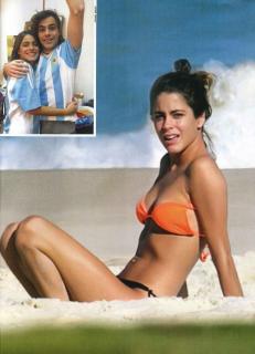 Tini Stoessel in Bikini [868x1200] [154.78 kb]