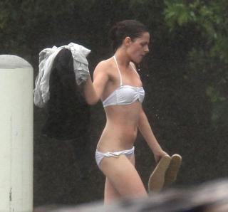 Kristen Stewart na Bikini [800x745] [57.84 kb]