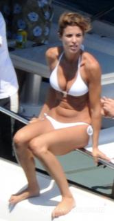 Elisabetta Canalis in Bikini [830x1596] [80.67 kb]