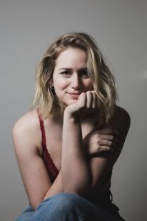 Elizabeth Lail [740x1110] [89.56 kb]