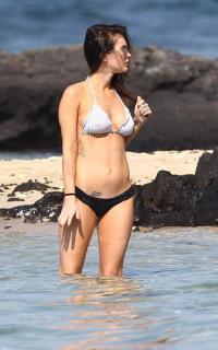 Megan Fox en Bikini [750x1200] [89.83 kb]