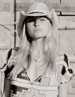 Kate Bosworth [795x1024] [101.2 kb]