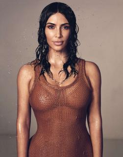 Kim Kardashian [1470x1874] [462.33 kb]