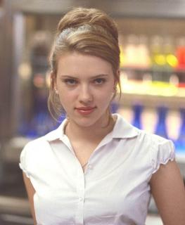 Scarlett Johansson [700x851] [89.75 kb]