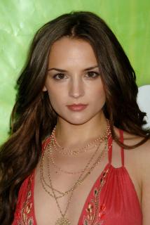 Rachael Leigh Cook [2550x3813] [942.15 kb]