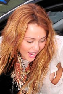 Miley Cyrus [1200x1800] [241.32 kb]
