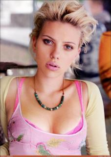 Scarlett Johansson in Elle [994x1400] [150.04 kb]