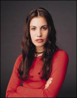 Carly Pope [420x535] [20.87 kb]