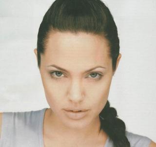Angelina Jolie [743x703] [46.94 kb]