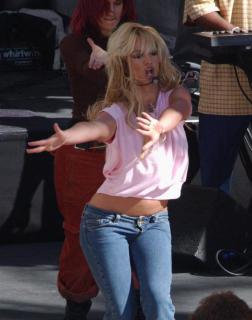 Britney Spears [1027x1300] [117.87 kb]